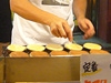 十番まつりで、老舗和菓子店「紀文堂」が提供するワッフル